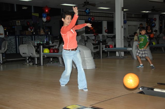 225-MichelePerla-AHJF-Bowling-2-17-08-DeRosaPhoto.JPG