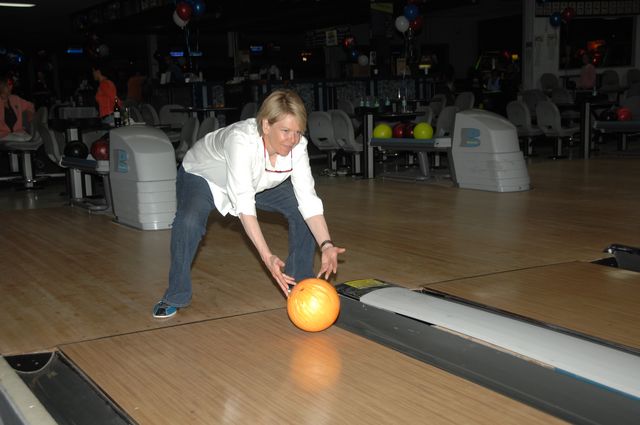 227-KimTudor-AHJF-Bowling-2-17-08-DeRosaPhoto.JPG