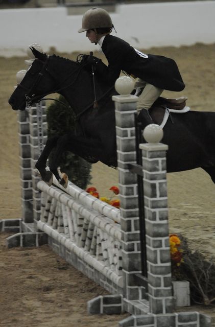 2173-HappyFeet-EmmaRoberts-LegacyCup-PonyFinals-5-17-08-DeRosaPhoto.jpg