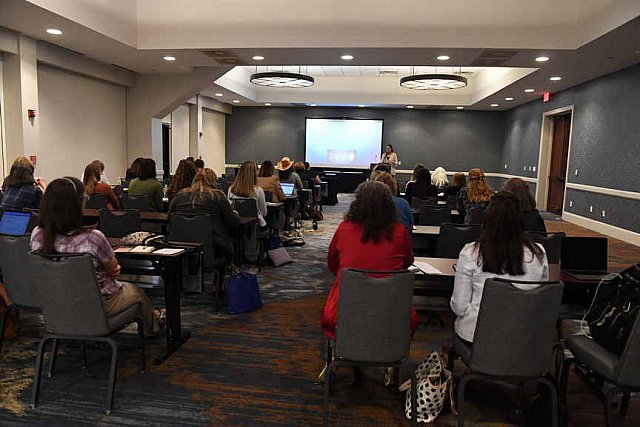 2022 AHP Equine Media Conference-5-12-14-2022-8952-DDeRosaPhoto