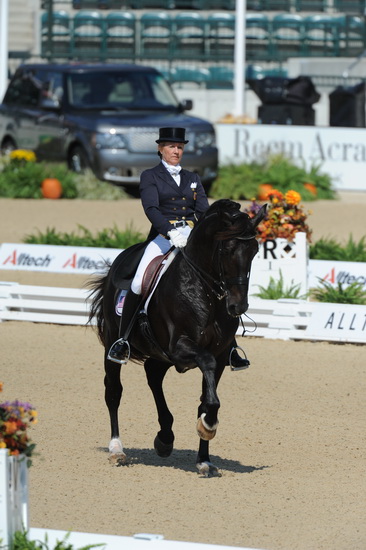 WEG1-9-29-10-DRE-Special-7728-TinaKonyot-Calesto-DDeRosaPhoto