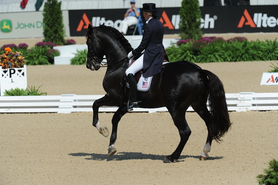 WEG1-9-29-10-DRE-Special-7796-TinaKonyot-Calesto-DDeRosaPhoto