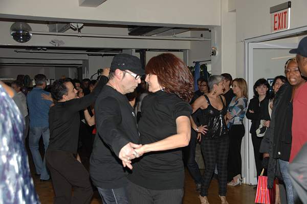 Dancing-11-28-09-02-JoJoBirthday-DDeRosaPhoto.jpg