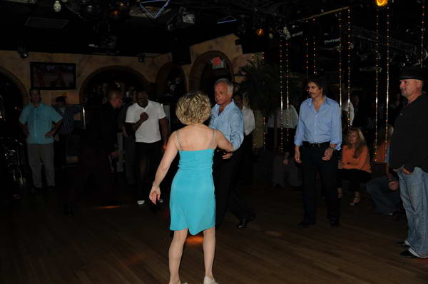 Dancing-11-17-10-RobinBD-32-DDeRosaPhoto.jpg