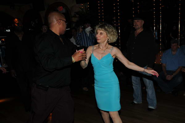 Dancing-11-17-10-RobinBD-41-DDeRosaPhoto.jpg