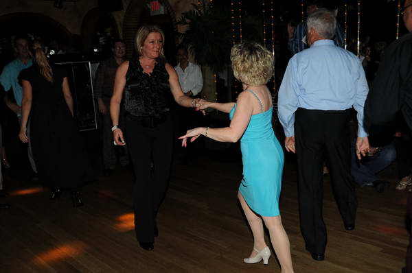 Dancing-11-17-10-RobinBD-55-DDeRosaPhoto.jpg