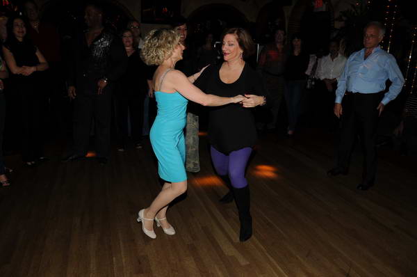 Dancing-11-17-10-RobinBD-59-DDeRosaPhoto.jpg