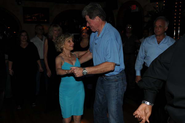 Dancing-11-17-10-RobinBD-67-DDeRosaPhoto.jpg