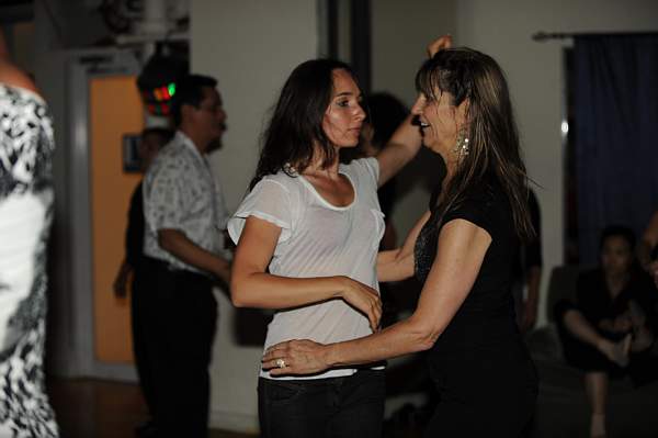 Dancing-8-29-09-LinaBirthday-06-DDeRosaPhoto.jpg