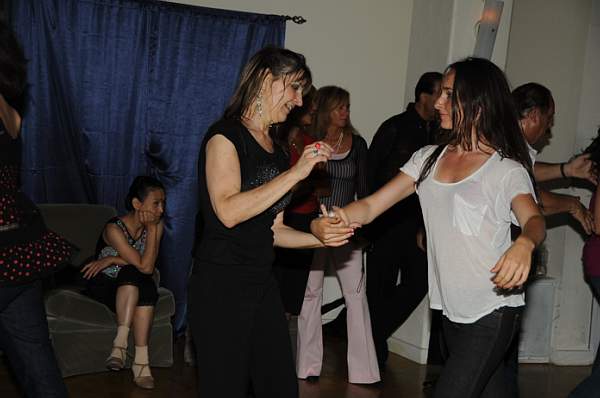 Dancing-8-29-09-LinaBirthday-16-DDeRosaPhoto.jpg