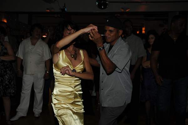 Dancing-8-29-09-LinaBirthday-79-DDeRosaPhoto.jpg