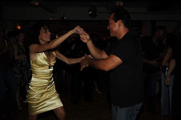 Dancing-8-29-09-LinaBirthday-80-DDeRosaPhoto.jpg