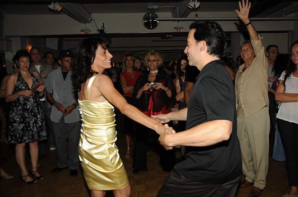 Dancing-8-29-09-LinaBirthday-86-DDeRosaPhoto.jpg