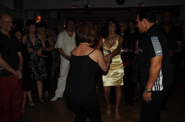 Dancing-8-29-09-LinaBirthday-96-DDeRosaPhoto.jpg