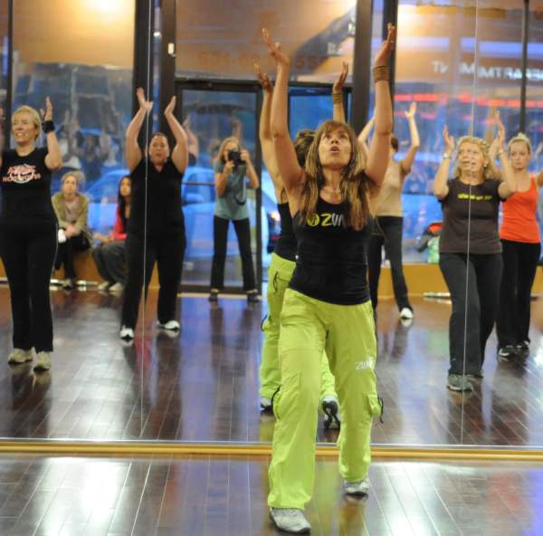 BUCD-Zumba-5-14-09-46-FranFerriso-DDeRosaPhoto.jpg