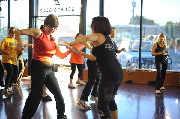 BUCD-Zumba-5-21-09-40-JoanneRossiter-DDeRosaPhoto.jpg