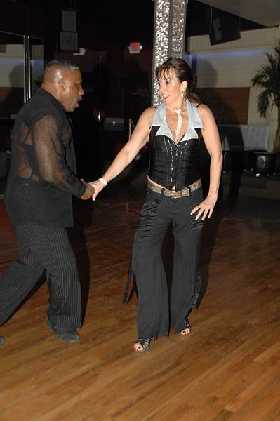 Dancing-4-28-09-47-DDeRosaPhoto.jpg