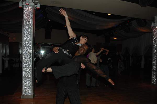Dancing-4-28-09-53-DDeRosaPhoto.jpg