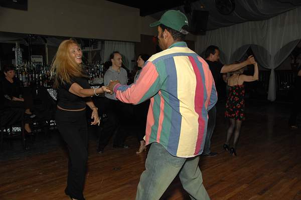 Dancing-5-14-09-86-DDeRosaPhoto.jpg