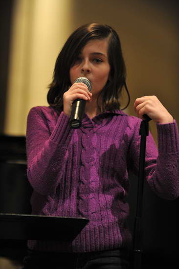 David-12-16-11-SingingGroup-8903-DDeRosaPhoto