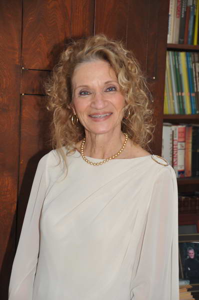 Acting-AT-T-2-19-12-0140-DDeRosaPhoto