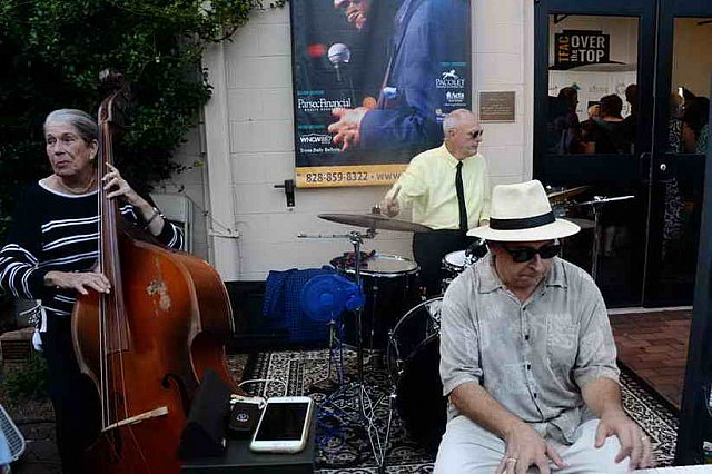 EFF-Tryon-10-5-18-2568-DDeRosaPhoto