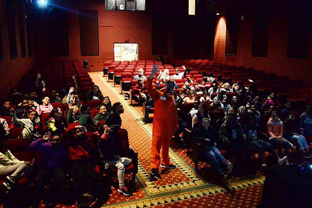 EFF-Camden-2-19-19-6747-Alien-DDeRosaPhoto