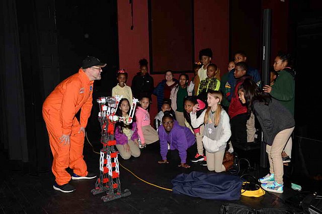 EFF-Camden-2-19-19-6780-Alien-DDeRosaPhoto