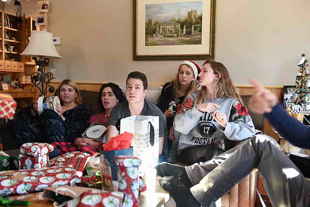 Family-XMAS-12-25-18-0297-DDeRosaPhoto