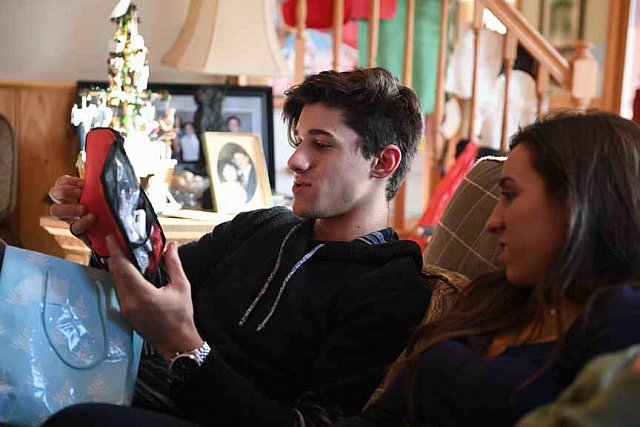 Family-XMAS-12-25-18-0321-DDeRosaPhoto