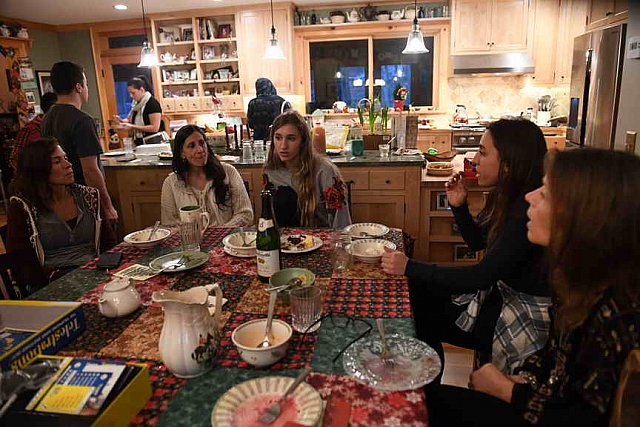 Family-XMAS-12-25-18-0346-DDeRosaPhoto