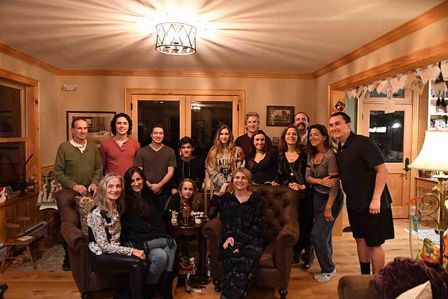 Family-XMAS-12-25-18-0361-DDeRosaPhoto