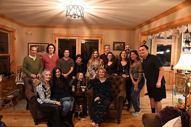 Family-XMAS-12-25-18-0364-DDeRosaPhoto