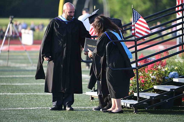 Pat-Med-Graduation-6-22-17-8774-DDeRosaPhoto