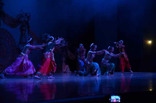 Gurudev-10-4-15-7554-DDeRosaPhoto