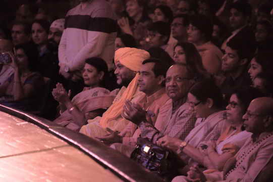 Gurudev-10-4-15-7667-DDeRosaPhoto