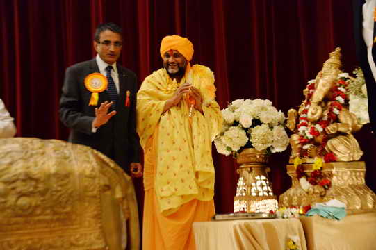 Gurudev-10-4-15-7544-DDeRosaPhoto copy