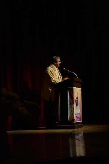 Gurudev-10-4-15-7689-DDeRosaPhoto