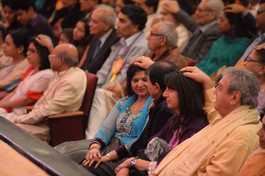 Gurudev-10-4-15-7959-DDeRosaPhoto