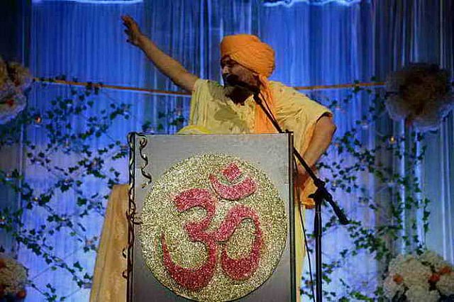 Gurudev-6-24-17-5732-DDeRosaPhoto