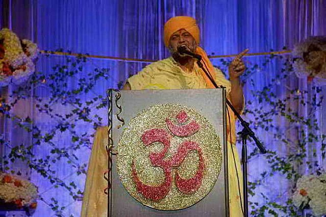 Gurudev-6-24-17-5736-DDeRosaPhoto