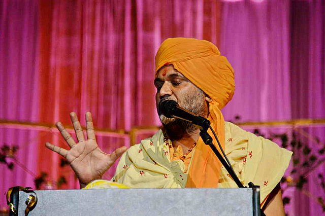 Gurudev-6-24-17-5746-DDeRosaPhoto