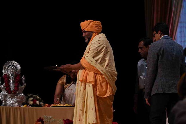 Gurudev-6-24-17-8814-DDeRosaPhoto