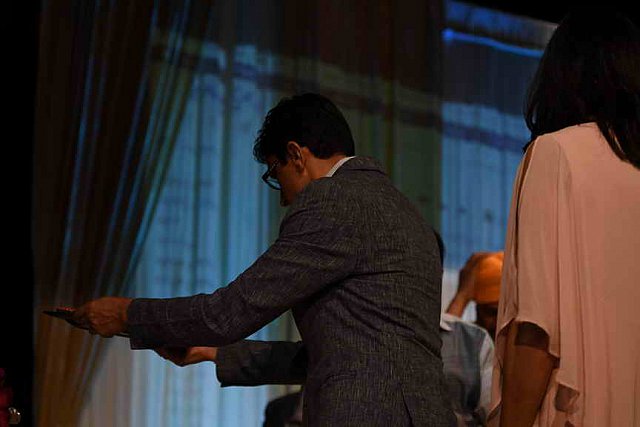 Gurudev-6-24-17-8820-DDeRosaPhoto