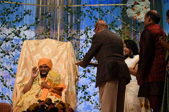 Gurudev-6-24-17-8834-DDeRosaPhoto