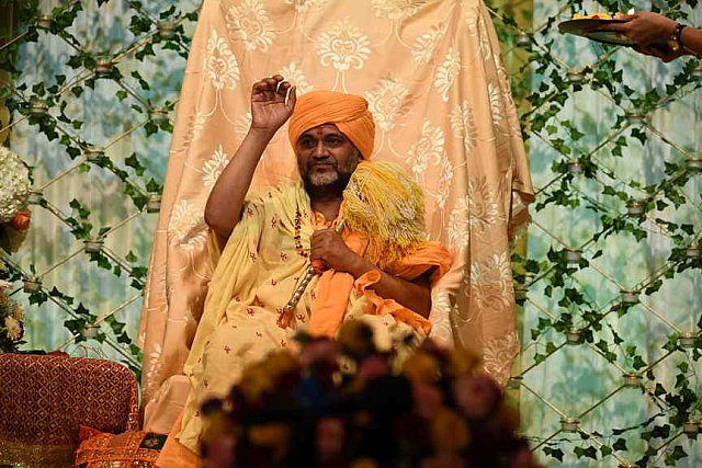 Gurudev-6-24-17-8844-DDeRosaPhoto