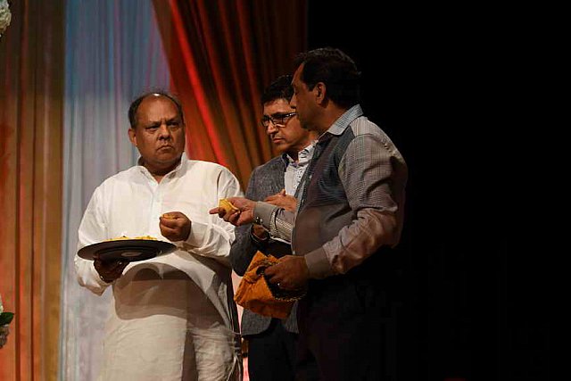 Gurudev-6-24-17-8853-DDeRosaPhoto