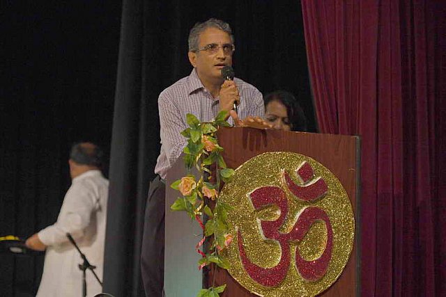 Gurudev-6-24-17-8857-DDeRosaPhoto