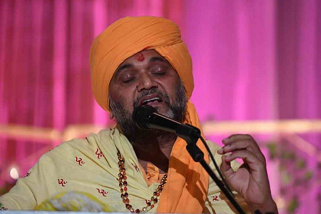 Gurudev-6-24-17-8879-DDeRosaPhoto