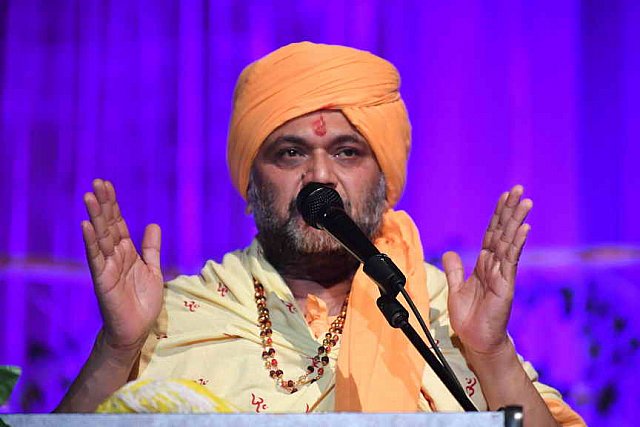 Gurudev-6-24-17-8884-DDeRosaPhoto